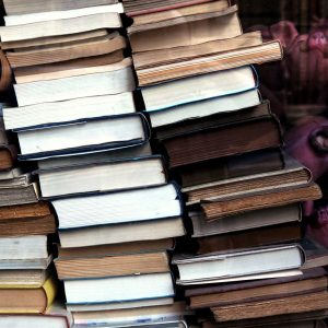 Book in pile learn french